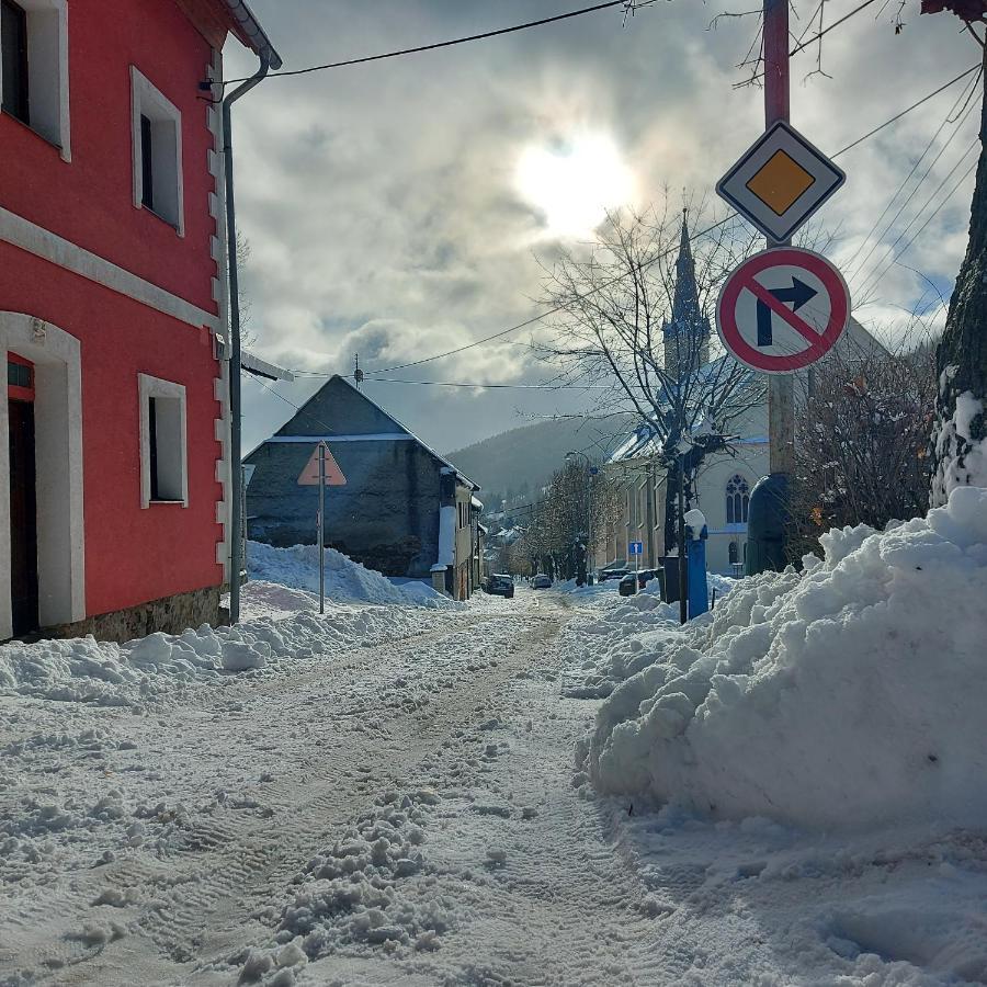 U Vahy Jachymov Apartman Kültér fotó